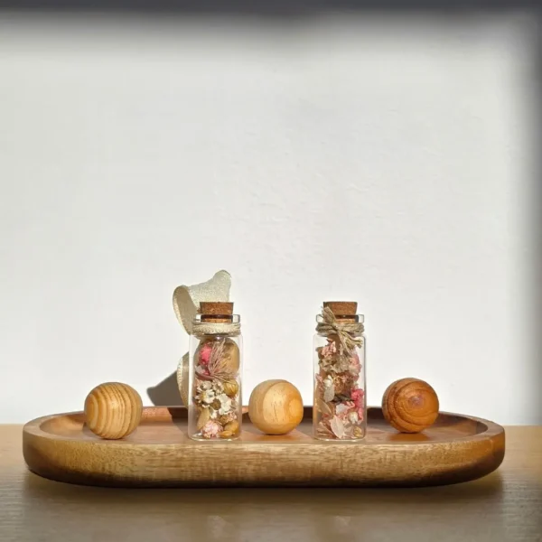 Mini Botella decorativa con flores secas y preservadas de LoRa BalBora.